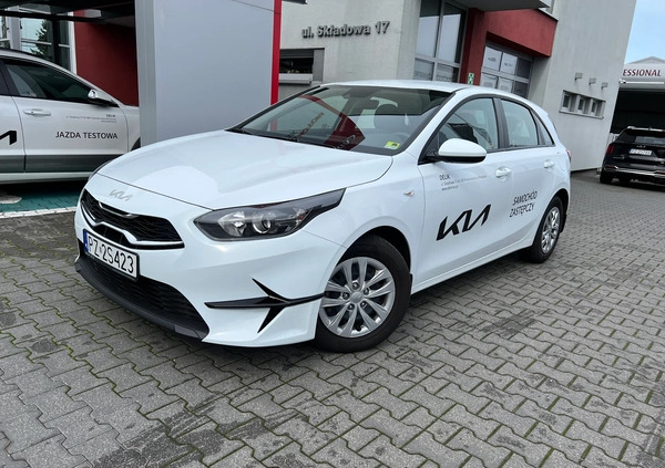 Kia Ceed cena 77900 przebieg: 17500, rok produkcji 2022 z Ćmielów małe 326